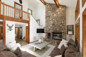 Luxury Mountaintop Family Retreat
